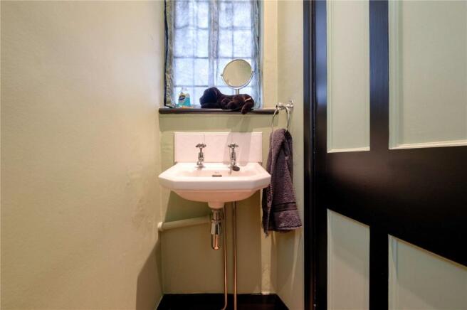 Cloakroom/Wc