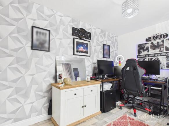 3 bed Semi-Detached for sale Image 4