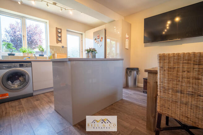 3 bed Semi-Detached for sale Image 4