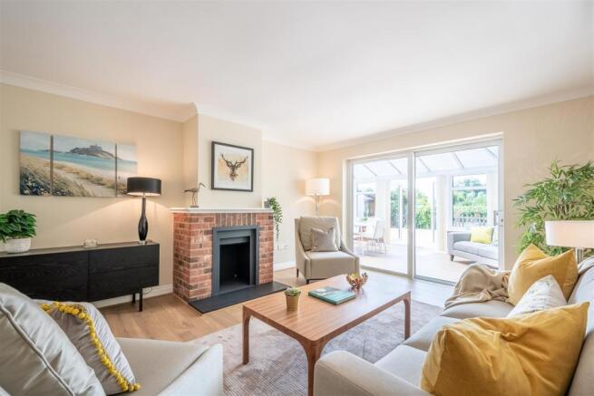 Lounge / Dining Room