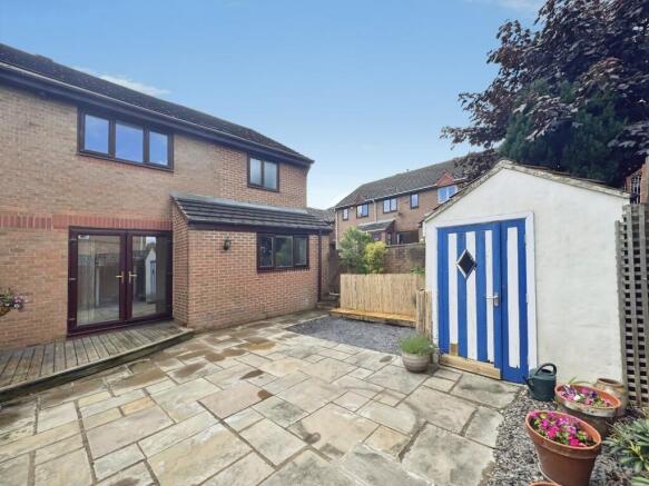 Ferncroft, Hightown, Liversedge, WF15 photo 4