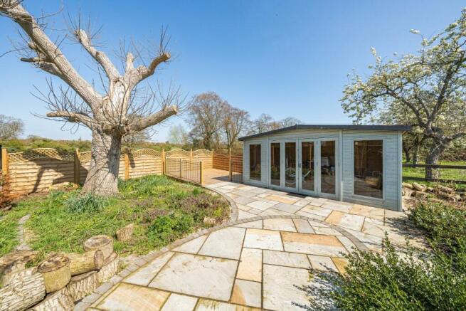 Rear garden 3 of 3.jpg