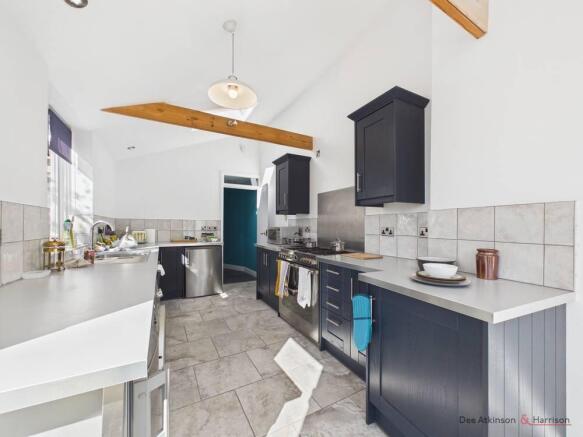 3 bed Terraced for sale Image 7