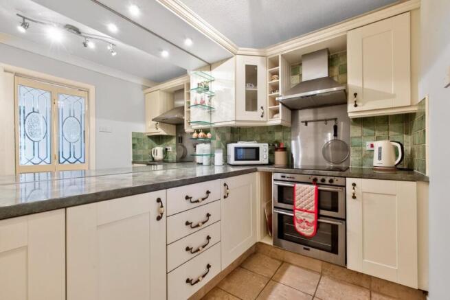 2 bed Apartment for sale Image 8