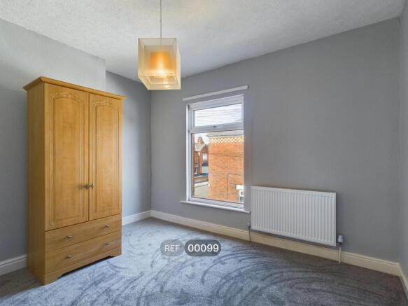 2 bed Terraced to rent Image 6