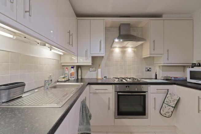 2 bed Flat for sale Image 8