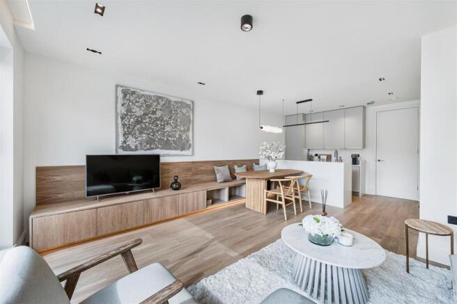 Flat 3 -50 Creswick road W3-2.jpg