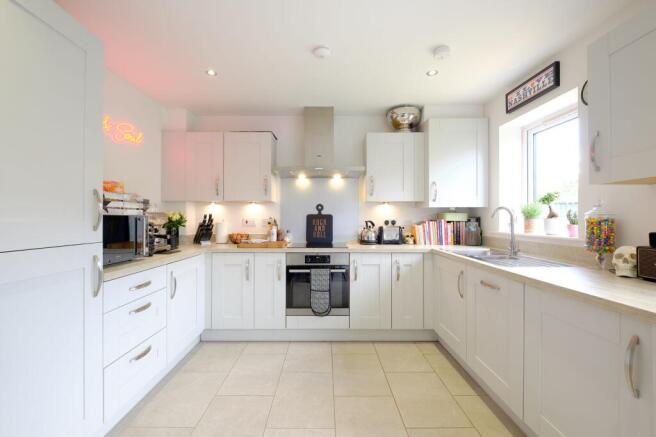 3 bed Semi-Detached for sale Image 9