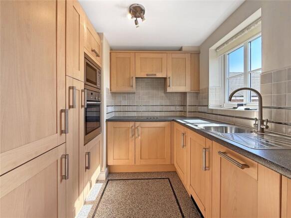 2 bed Flat for sale Image 4