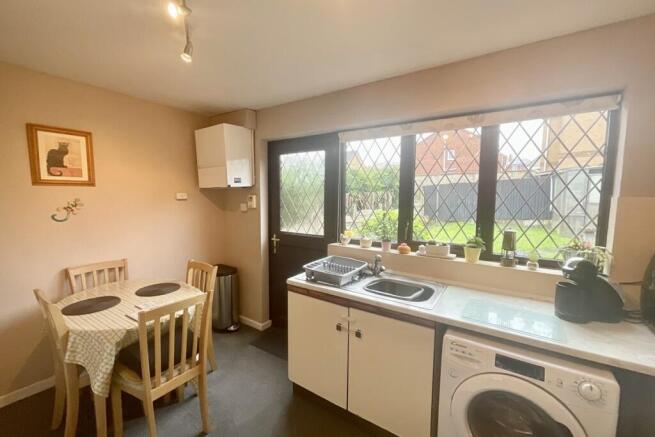 2 bed Semi-Detached for sale Image 4