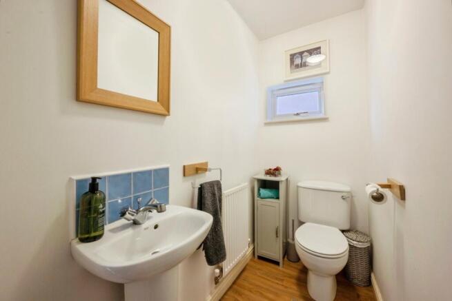 4 bed Detached for sale Image 10