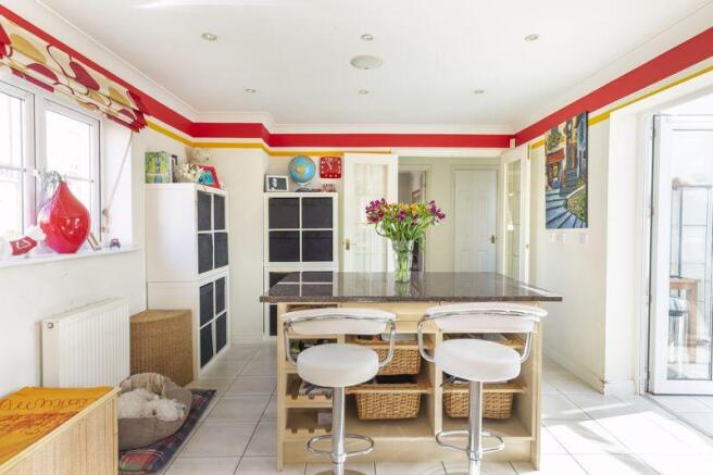 Kitchen / Dini...