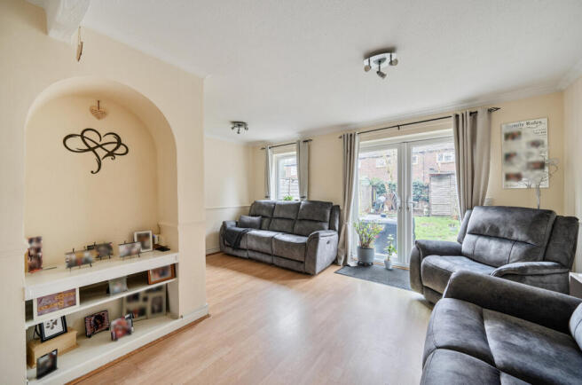 1408570-15-698f04...