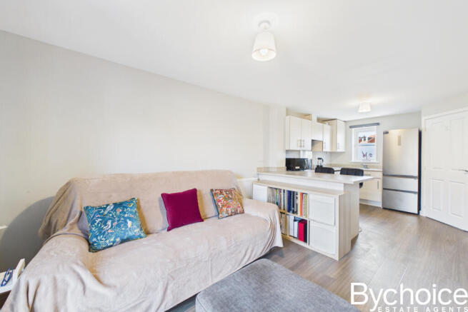 CAM05454G0-PR0135-STILL025