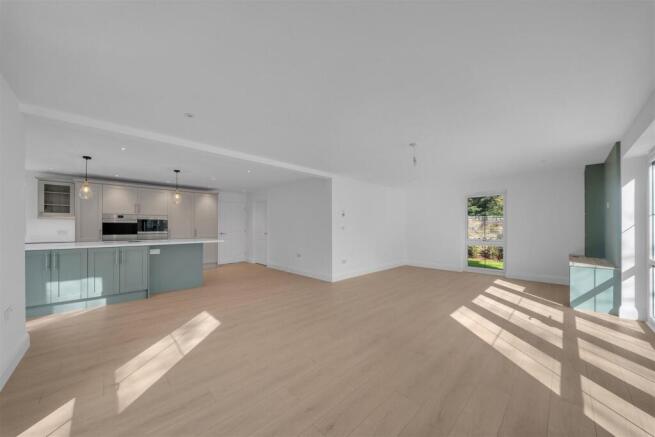 4 bed Detached for sale Image 6