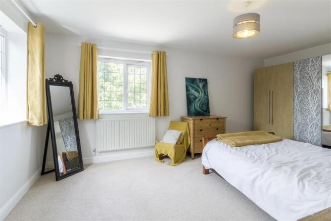 5 Garton Close