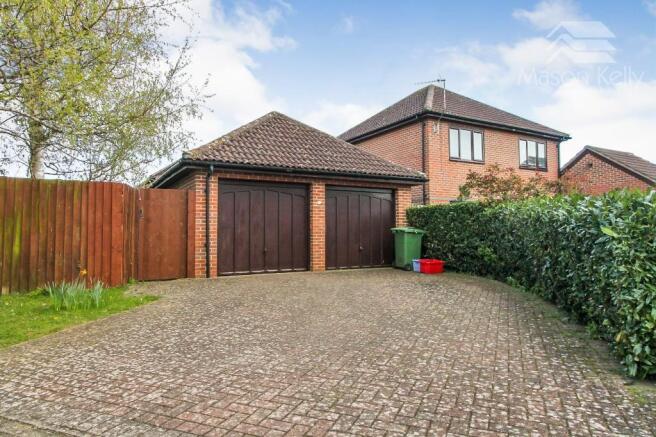 DOUBLE GARAGE 