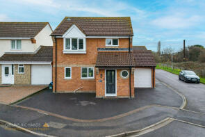 3, Evesham Drive, North Petherton, Bridgwater TA6 6UQ