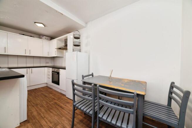 3 bed Terraced for sale Image 8