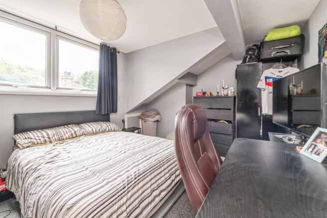 3 bed Terraced for sale Image 9