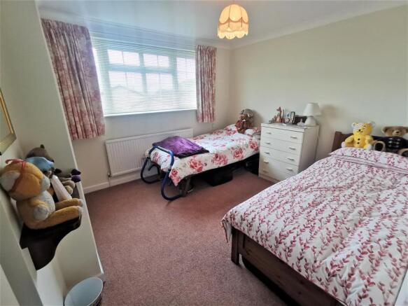 BEDROOM 2