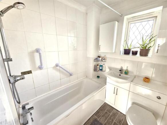 Bathroom.jpg