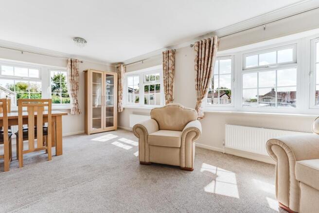 17 Acorn Park, Burton Latimer-9.jpg