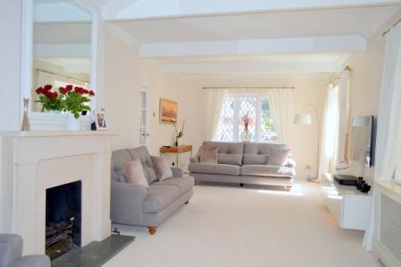 Lounge 1