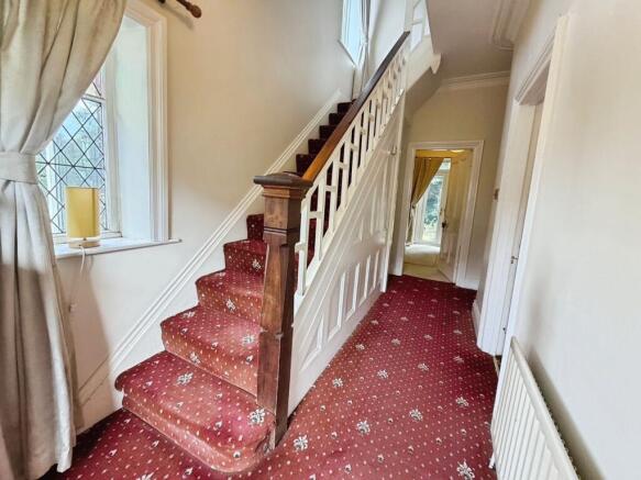 5 bed Semi-Detached for sale Image 5