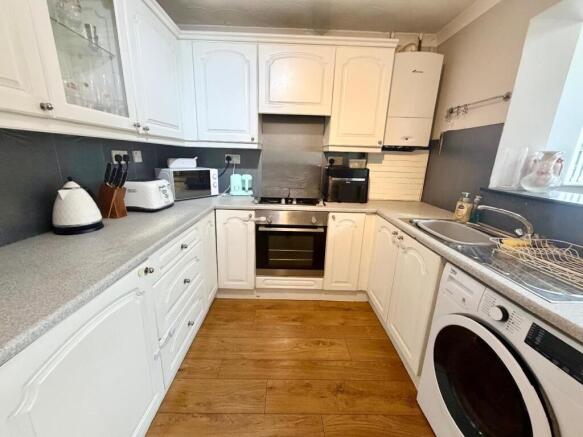 3 bed Semi-Detached for sale Image 7
