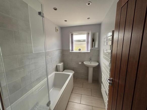 2 bed Cottage for sale Image 12
