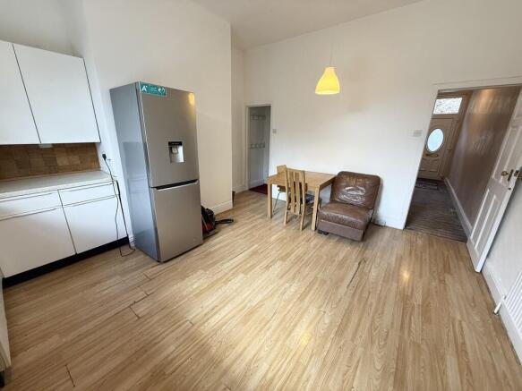 3 bed Terraced for sale Image 8