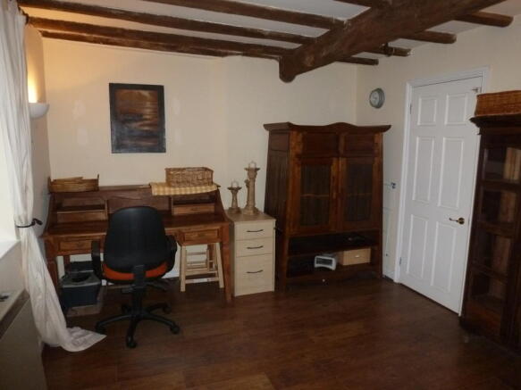 Bedroom /Study