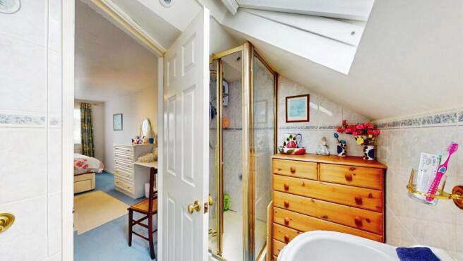 4 bed Semi-Detached for sale Image 8