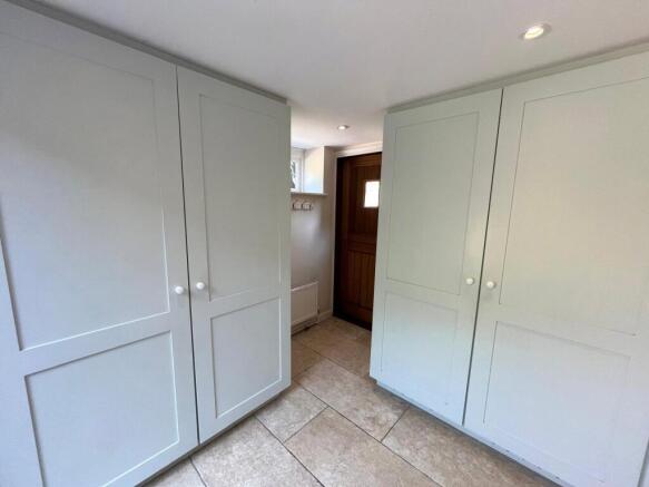 4 bed Detached to rent Image 10