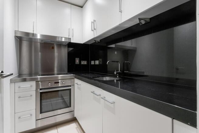 021020252_REL_Flat 1318 New Providence Wharf 1 Fai