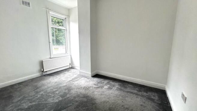 3 bed Terraced to rent Image 7