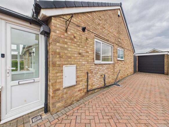 2 bed Semi-Detached Bungalow for sale Image 12