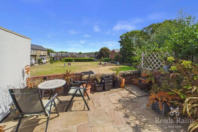 4 bed Terraced for sale Image 8