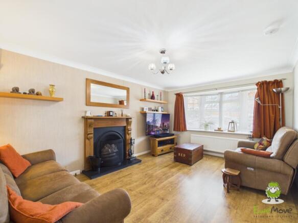EweMove Estate Agents Basingstoke - Saffron Close 