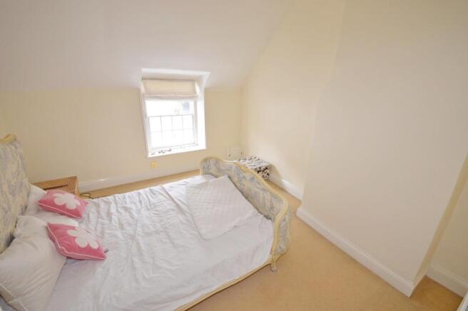 Main bedroom House t