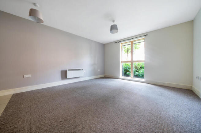 1347508-4-68b1936...