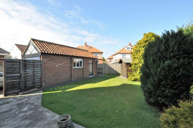 4 bed Semi-Detached for sale Image 12