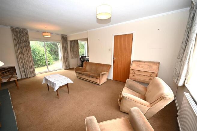lounge 3.JPG