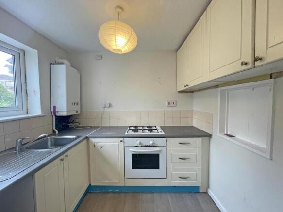 Westcott Close 43 - Kitchen.jpg