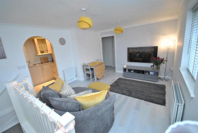 SITTING ROOM/ DINING ROOM