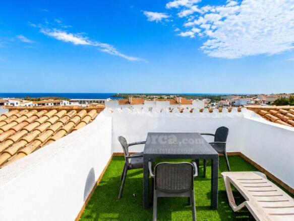 Apartment with pool and sea views in Arenal d'en Castell