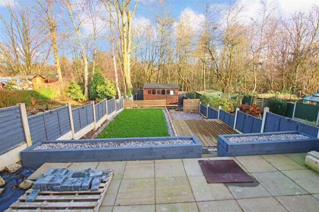 LANDSCAPED REAR GARDEN