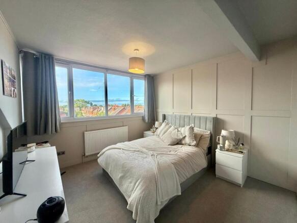 6 bed Semi-Detached for sale Image 12
