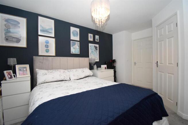 2 bed Flat to rent Image 8